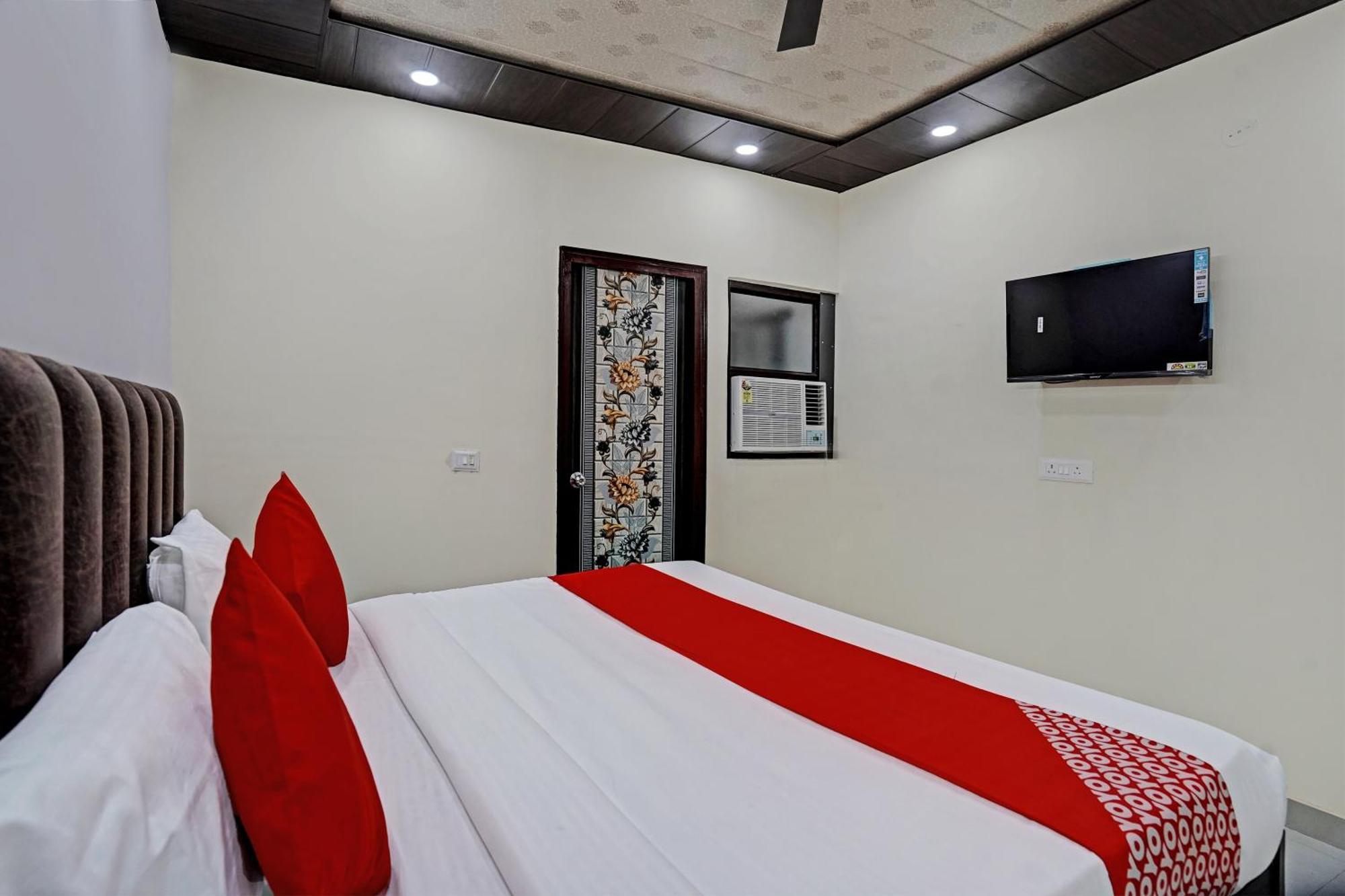 Oyo Flagship Evergreen Tower Hotel Ghaziabad Exterior photo