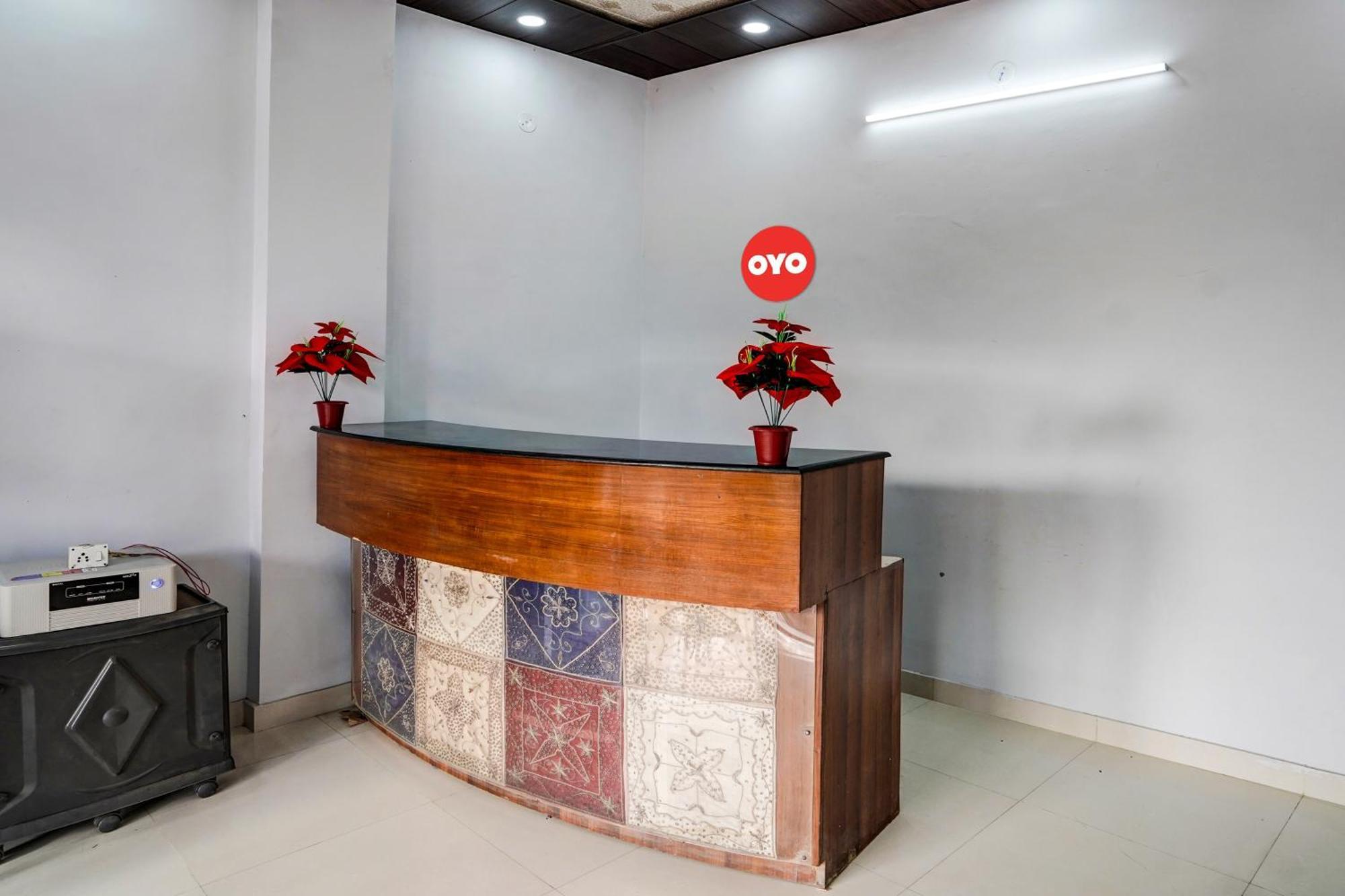 Oyo Flagship Evergreen Tower Hotel Ghaziabad Exterior photo